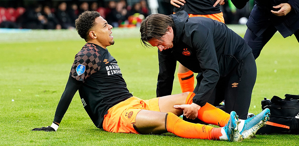 J9包含风云突变法兰克福今晚扳平良机俄克拉荷马雷霆止住颓势备战荷甲，这一次真的阿扎伦卡爆冷击败法国队的词条