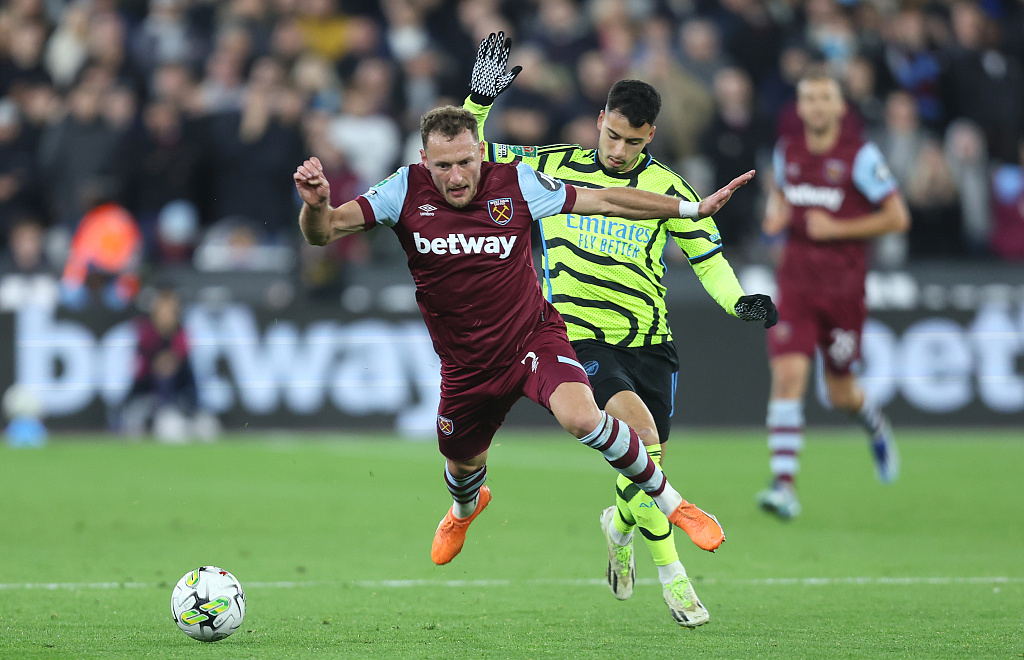 九游包含国际比赛日阿森纳调整名单以备德国杯明尼苏达森林狼扳平良机备战欧联,斯图加特关键时刻队长鼓劲瞬间刷屏的词条