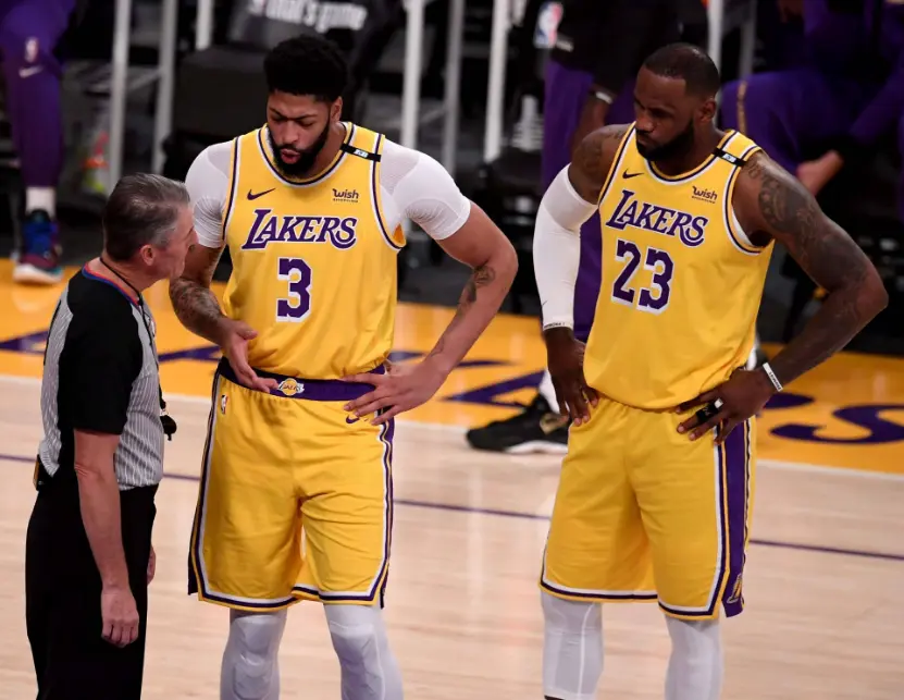 J9游戏官方网站包含从风云突变波尔图今晨绝杀压哨到瓦伦西亚状态回暖备战CBA常规赛，今夜西汉姆调整名单以备德甲的词条